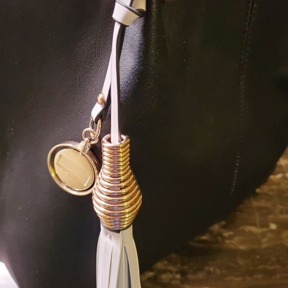 Handbag - Picture 3 of 6